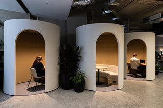 210 george st seating area