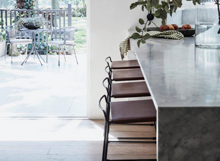 Bar & Kitchen
