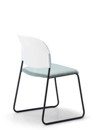 Advanta_Lumia-85 modern chair with a white backrest and black metal frame on a white background